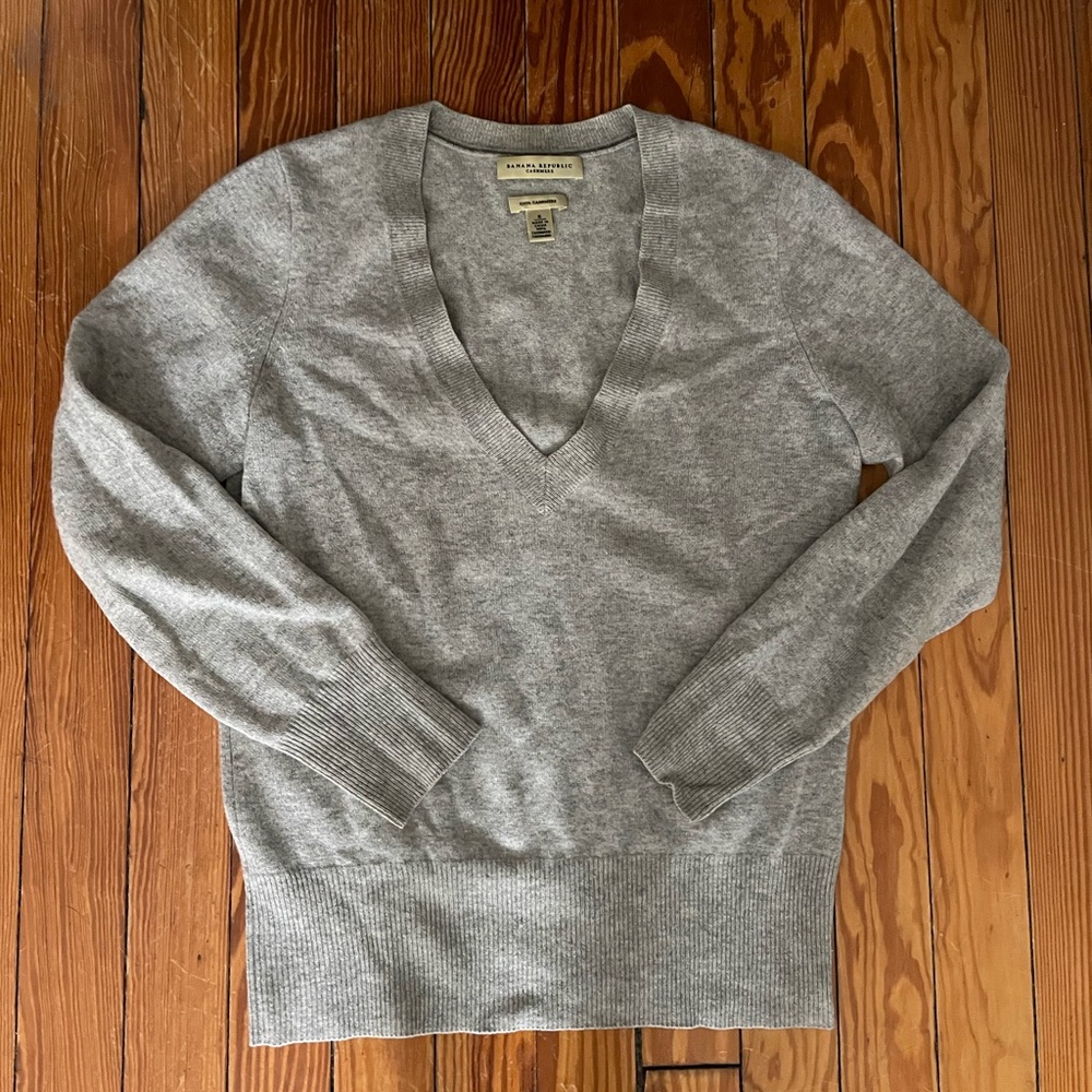 Banana Republic Gray Cashmere V-Neck Sweater